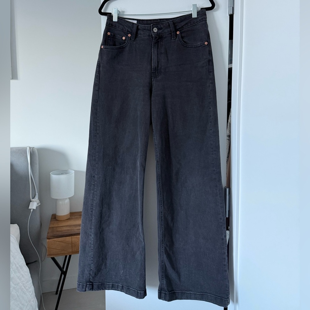 GAP wide leg jeans in Washed Black